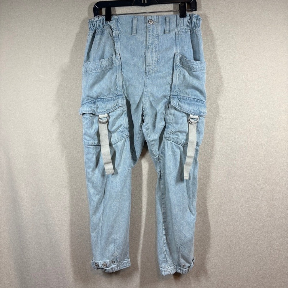 We The Free Hazel Pull on Drop Waist Harem Cargo Pocket Jean Light Wash Blue M